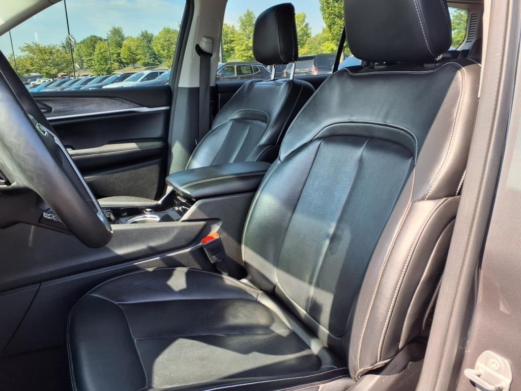 2021 Jeep Grand Cherokee Limited photo 2