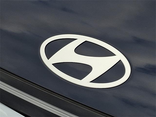 2026 Hyundai Kona SEL photo 5
