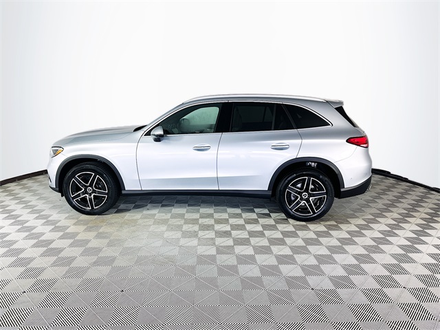 2026 Mercedes Benz GLC 300 4MATIC photo 4