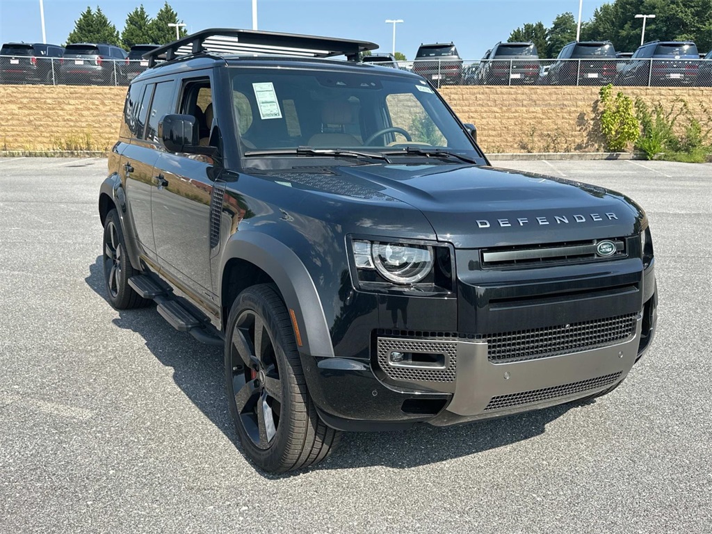 2025 Land Rover Defender 110 photo 7