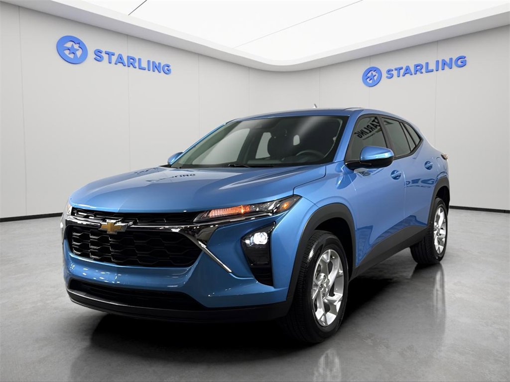 2025 Chevrolet Trax LS photo 14