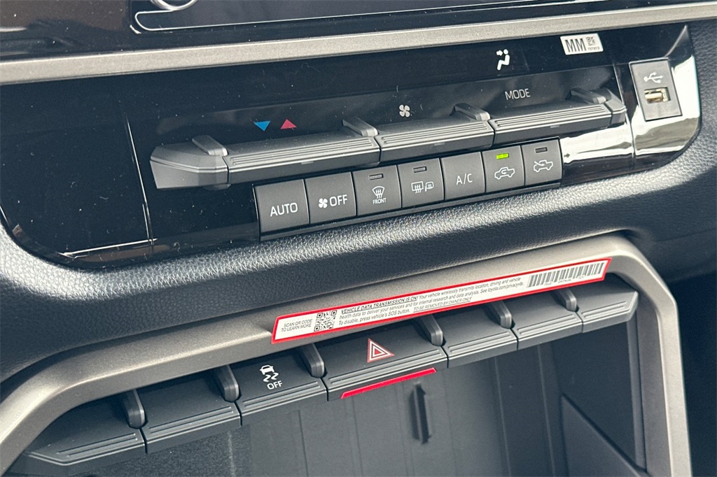 2025 Toyota Tundra SR5 CrewMax photo 14