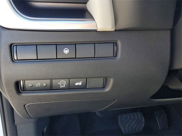 2025 Nissan Rogue SV photo 2