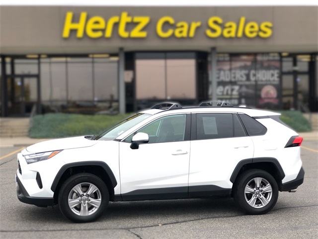 2023 Toyota RAV4 XLE's photo