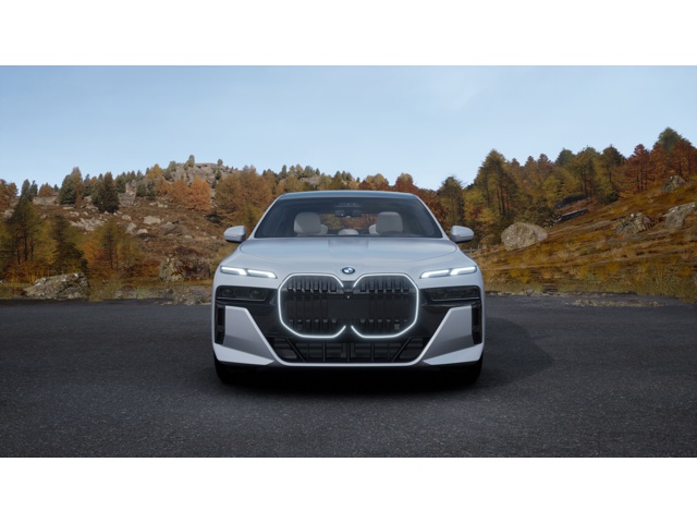 2026 Bmw 750e photo 3