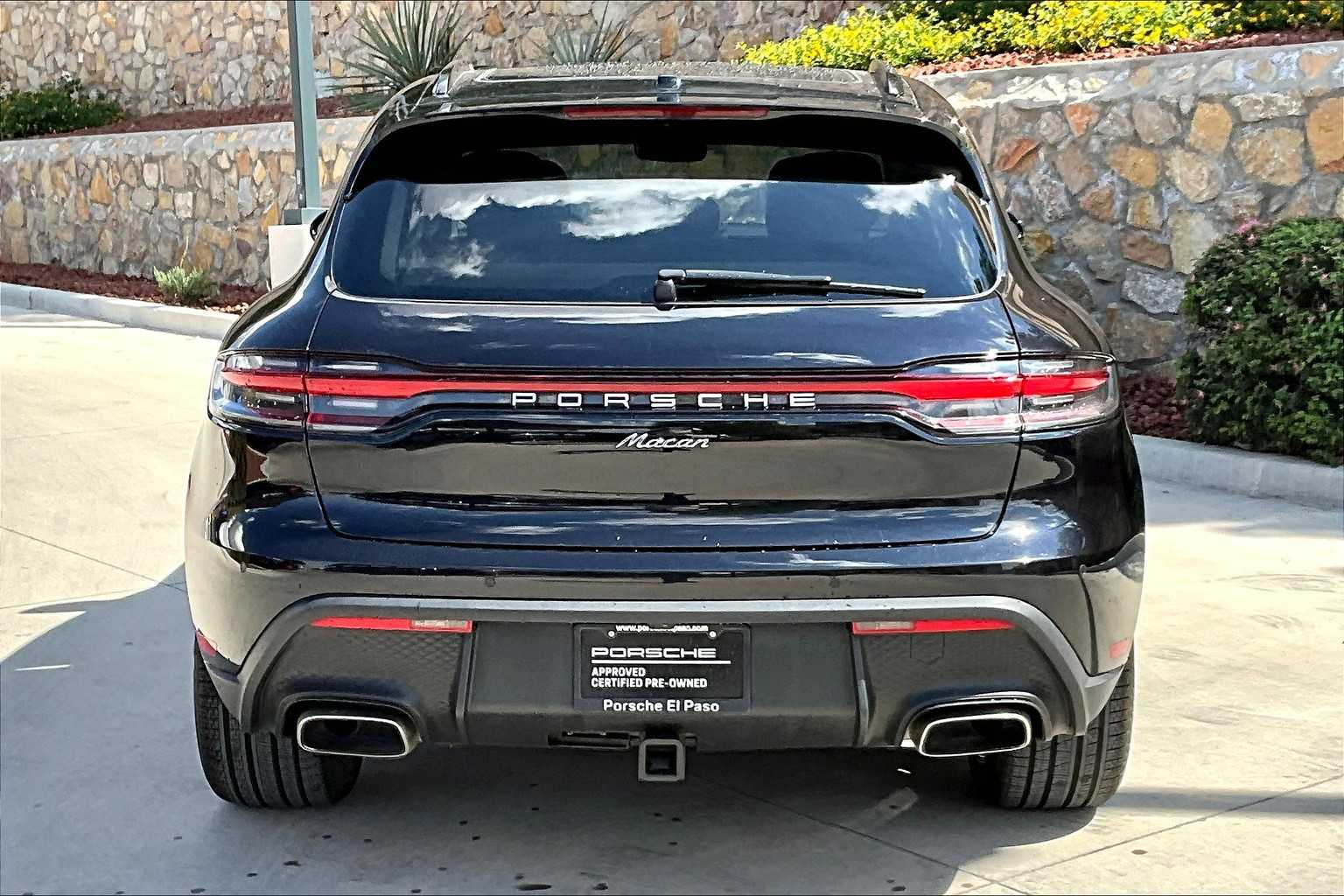 2024 Porsche Macan T photo 6