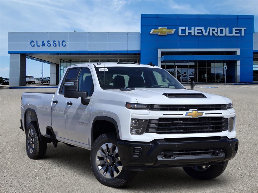 2026 Chevrolet Silverado HD Custom's photo