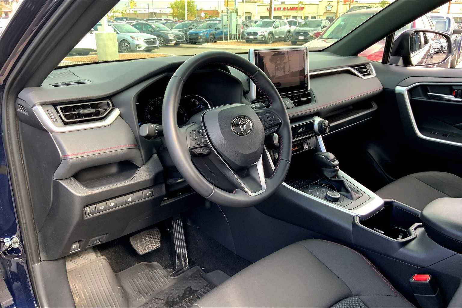 2024 Toyota RAV4 Prime SE photo 16