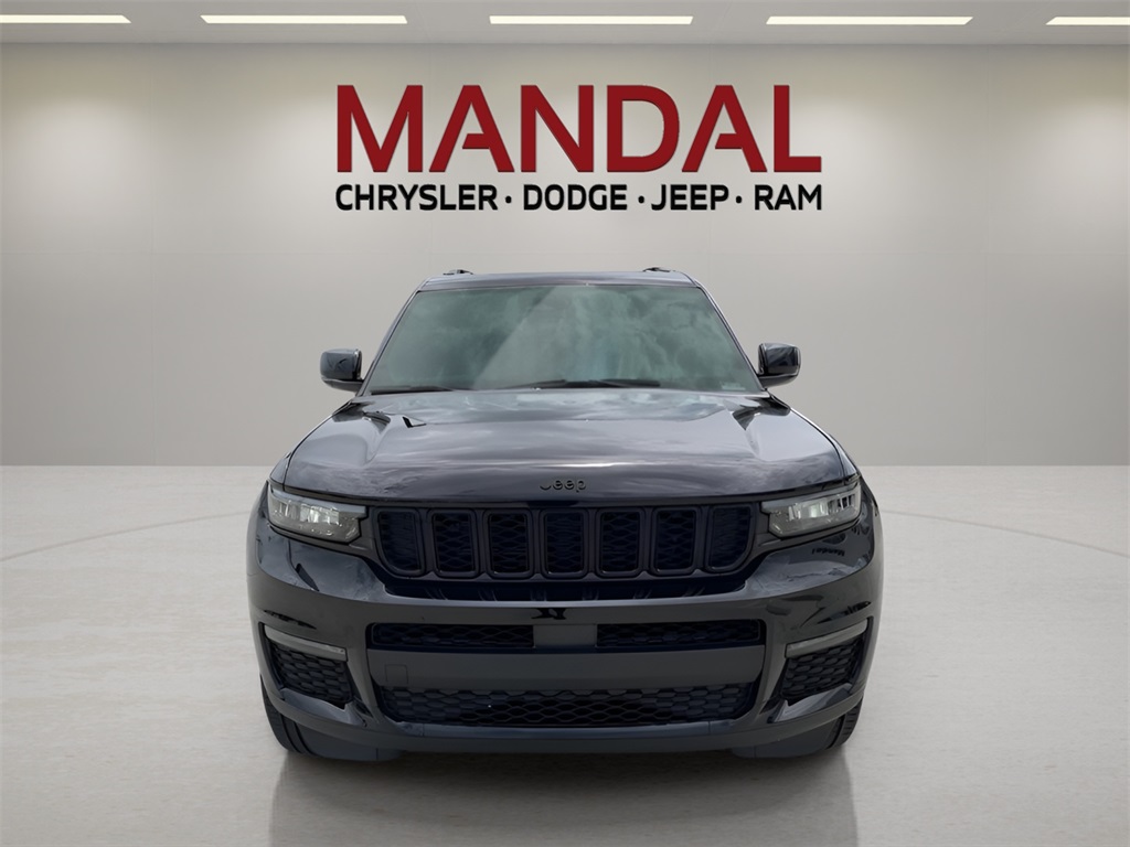 2025 Jeep Grand Cherokee Limited photo 2