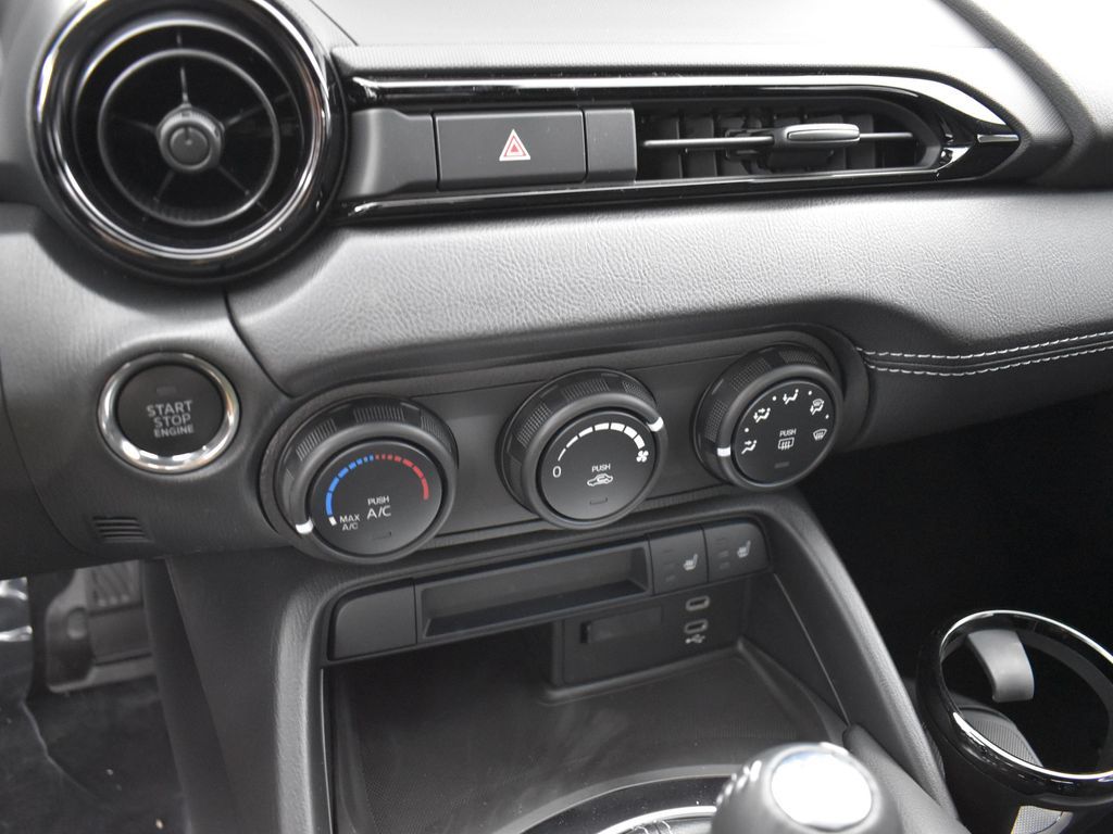 2025 Mazda MX-5 Miata Miata photo 15