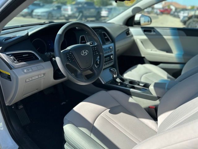 2017 Hyundai Sonata SE photo 8