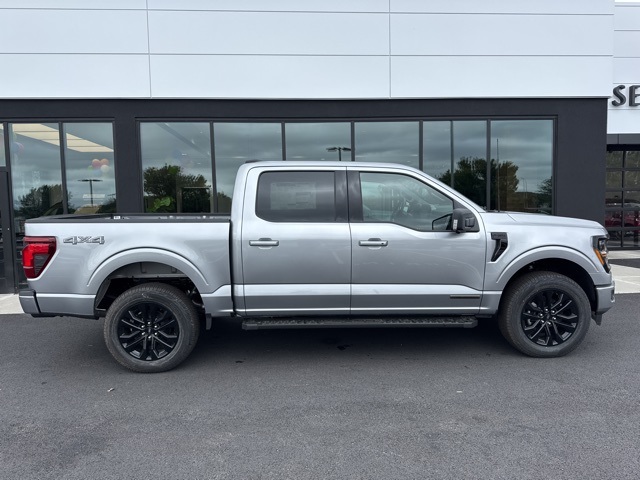 2025 Ford F-150 XLT photo 2