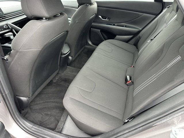 2023 Hyundai Elantra SEL photo 18