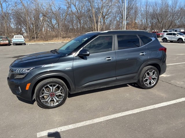 Used 2022 Kia Seltos SX with VIN KNDETCA2XN7306877 for sale in Kansas City