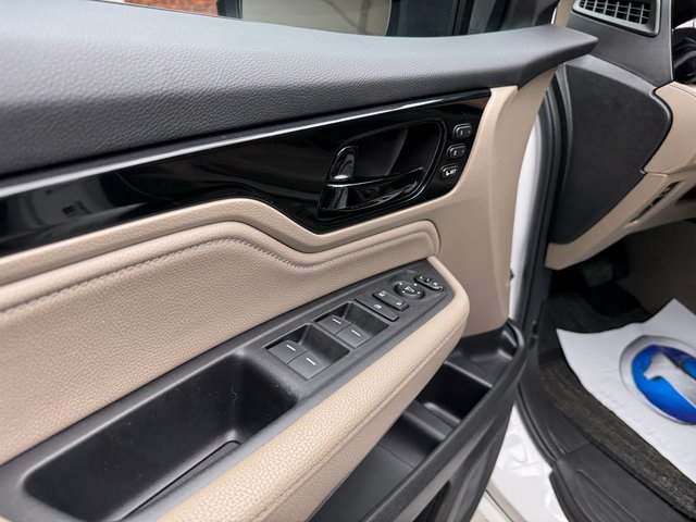2023 Honda Odyssey Touring photo 8