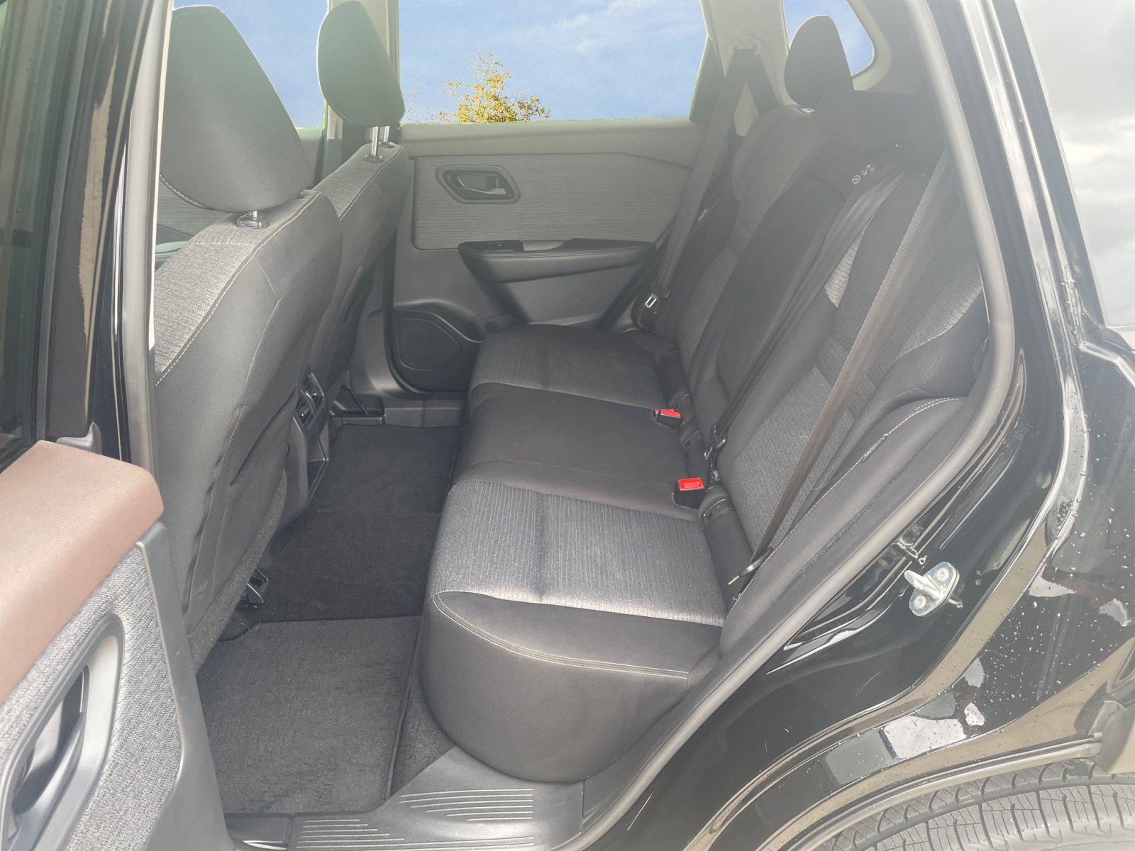 2021 Nissan Rogue S photo 11
