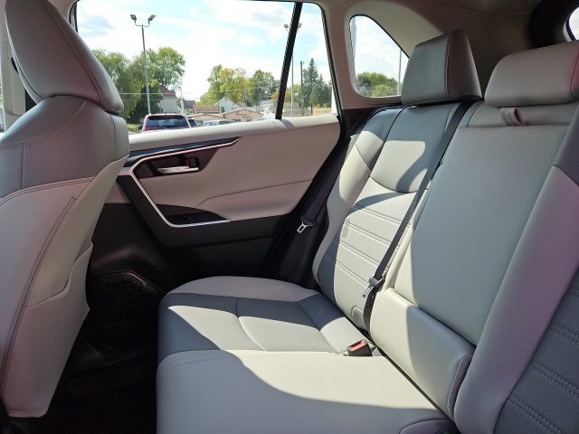 2024 Toyota RAV4 XLE Premium photo 20