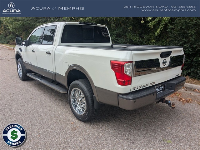 2016 Nissan Titan Platinum Reserve photo 3