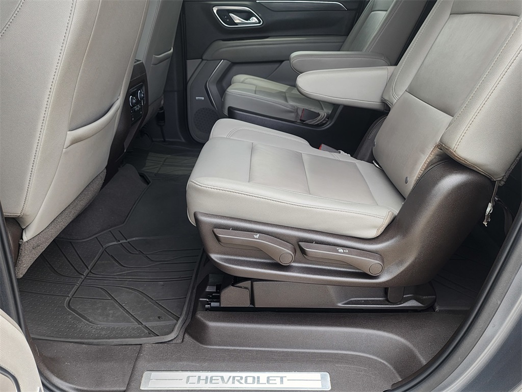 2021 Chevrolet Suburban Z71 photo 13