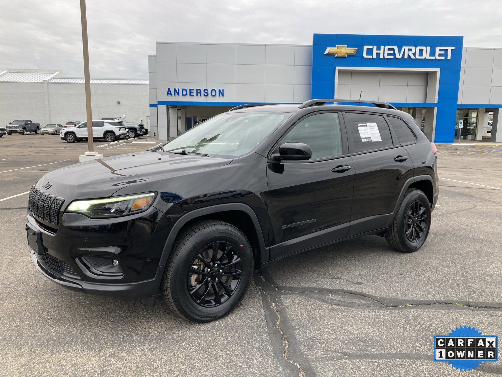 2023 Jeep Cherokee Altitude Lux's photo