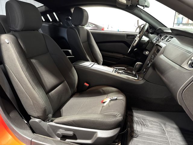 2013 Ford Mustang V6 photo 21