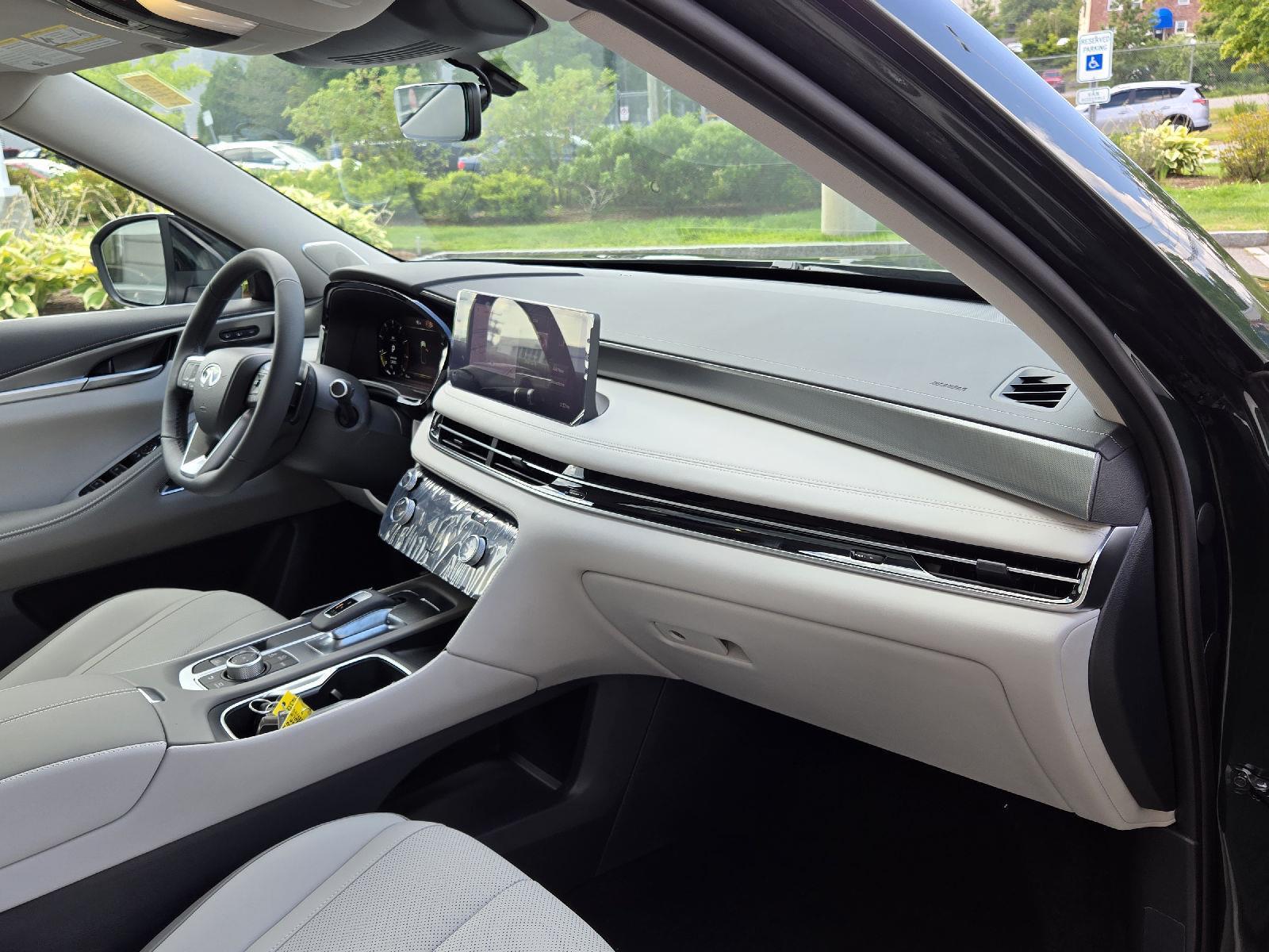 2026 Infiniti QX60 Luxe AWD photo 16