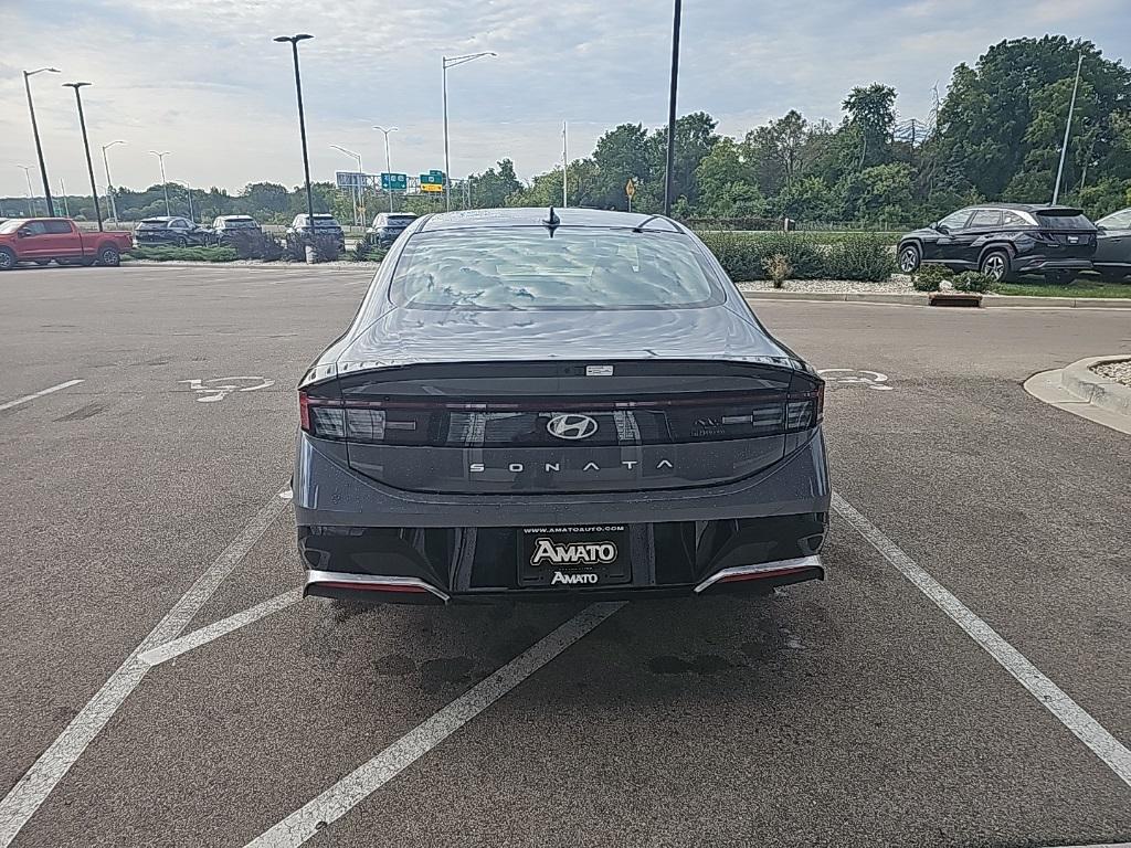 2026 Hyundai Sonata SEL Sport photo 4