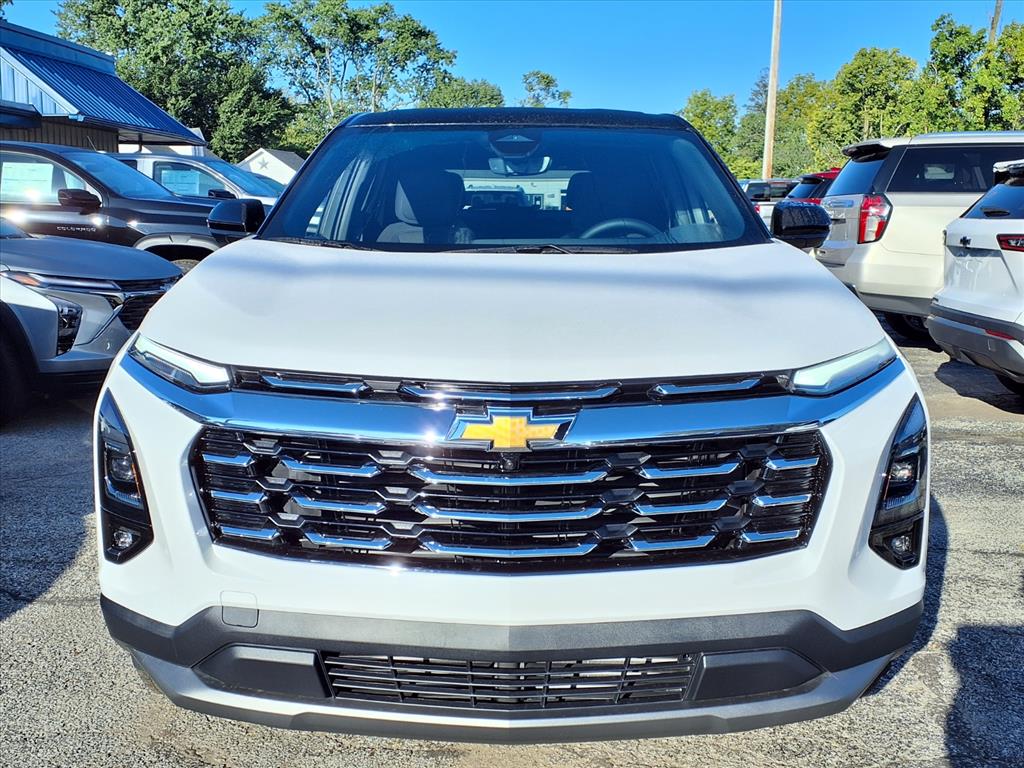 2026 Chevrolet Equinox LT photo 2
