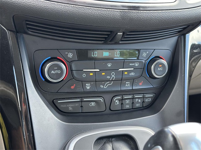 2017 Ford C-Max Energi Titanium photo 22