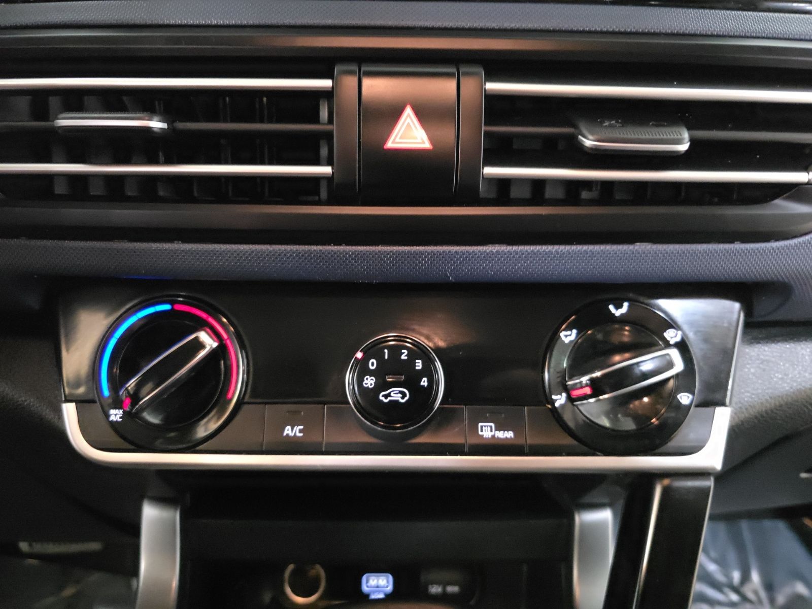 2021 Kia Seltos S photo 17