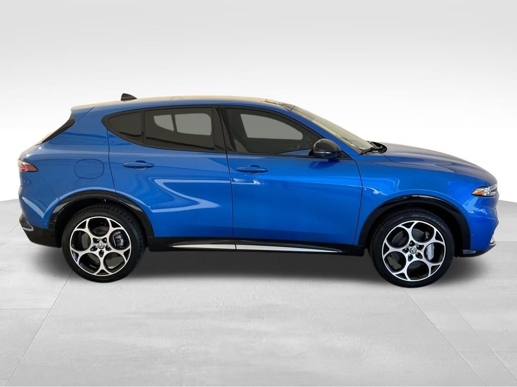 2024 Alfa Romeo Tonale Ti photo 3