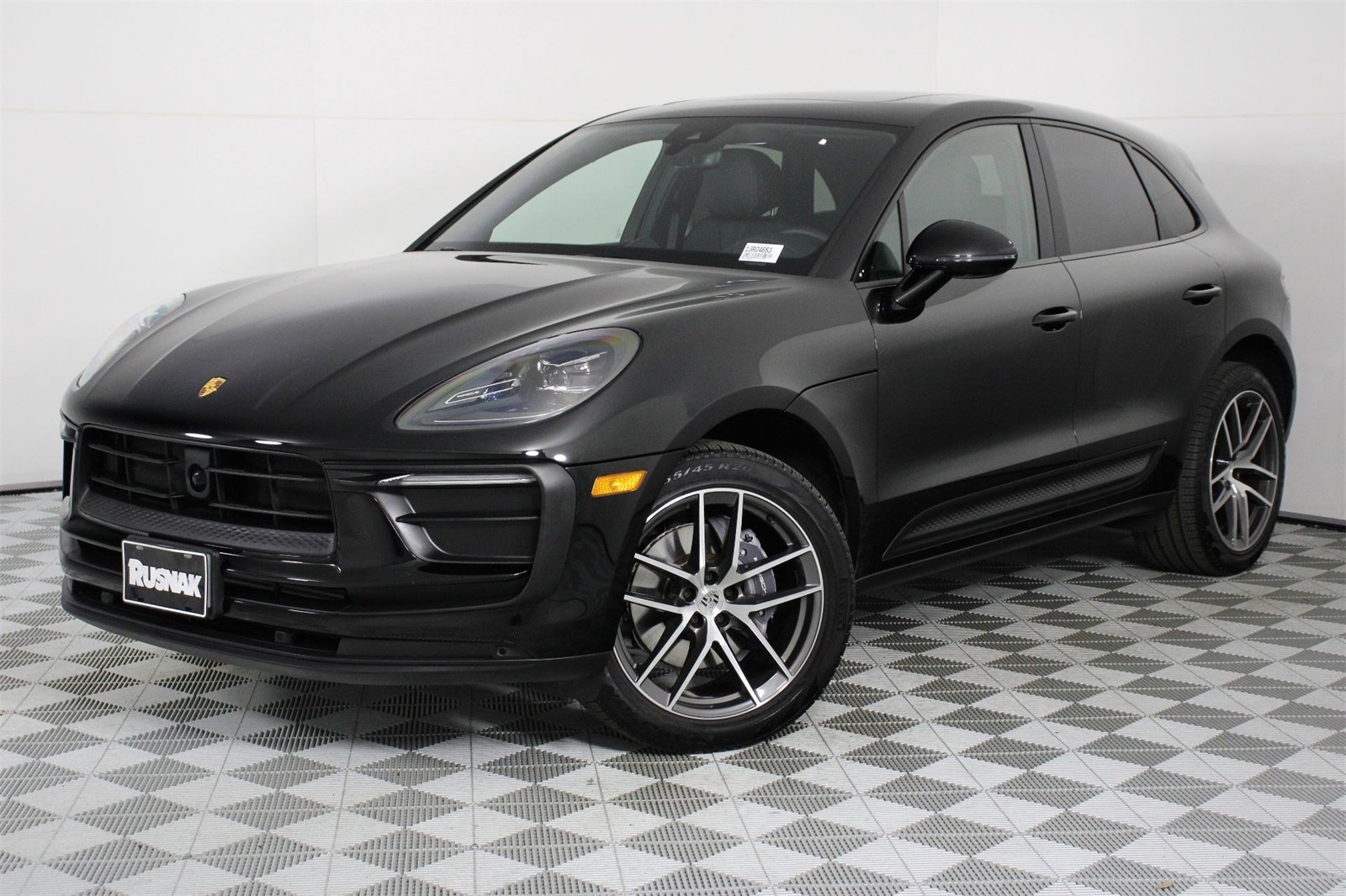 2025 Porsche Macan T