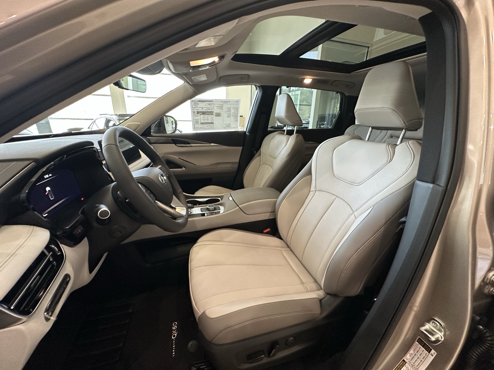 2026 Infiniti QX60 Luxe photo 11