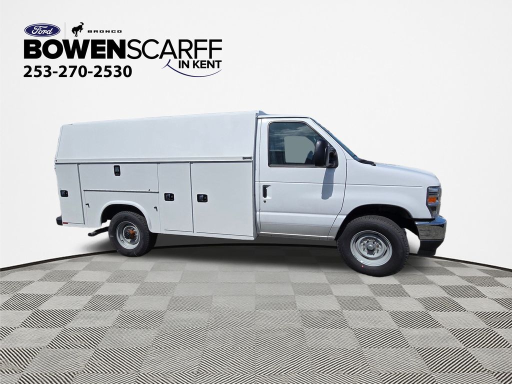 2025 Ford E-350 Base photo 4