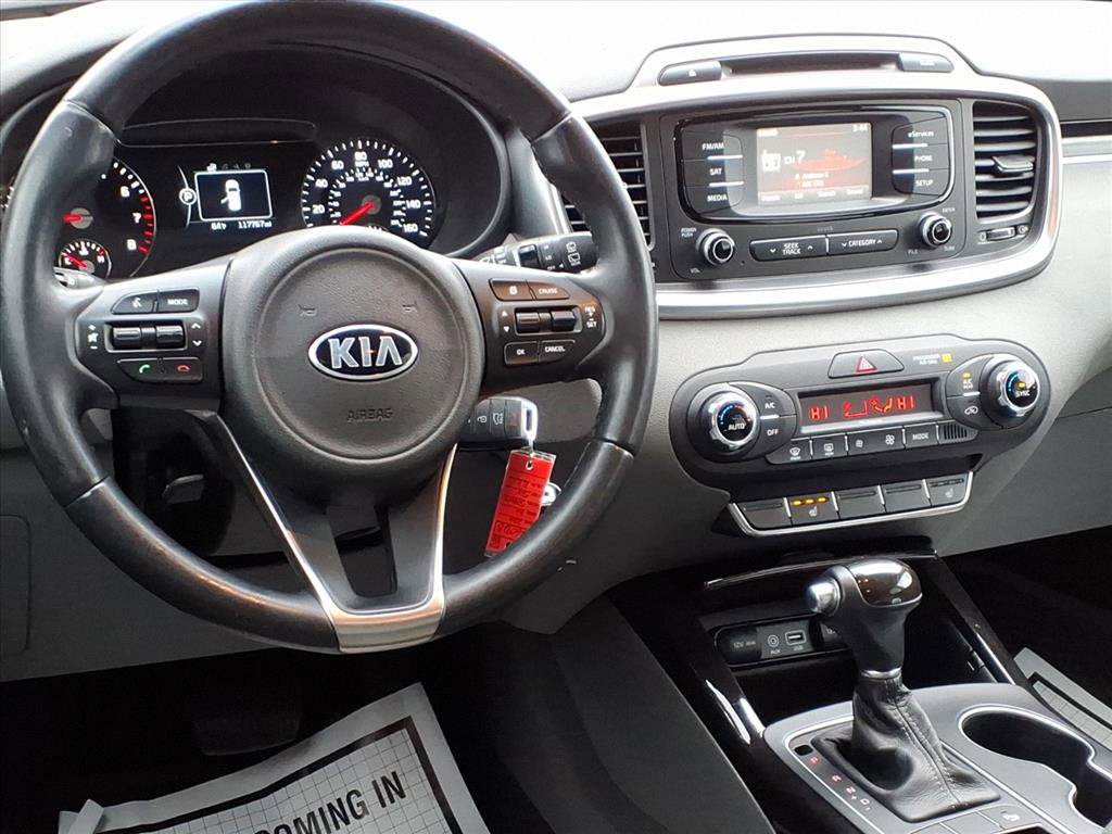 2016 Kia Sorento EX photo 2