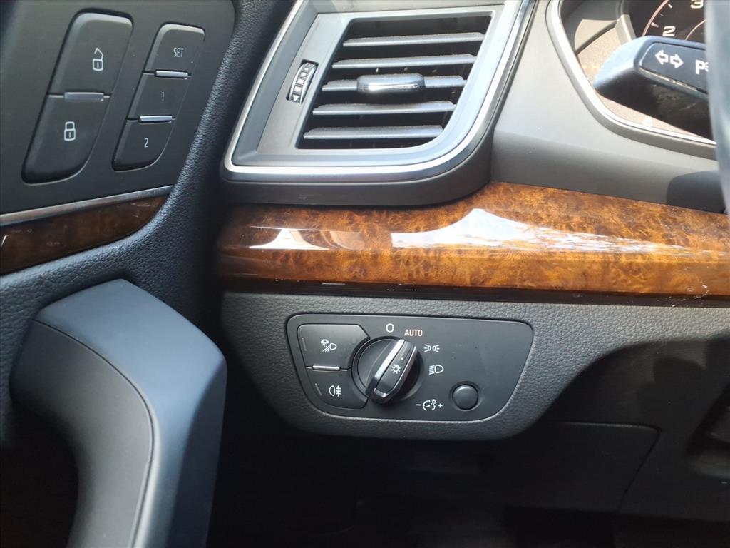 2018 Audi Q5 2.0T Premium Plus photo 15