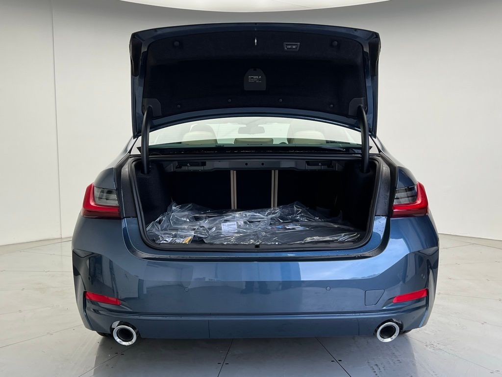 2026 Bmw 330i xDrive Sedan photo 4