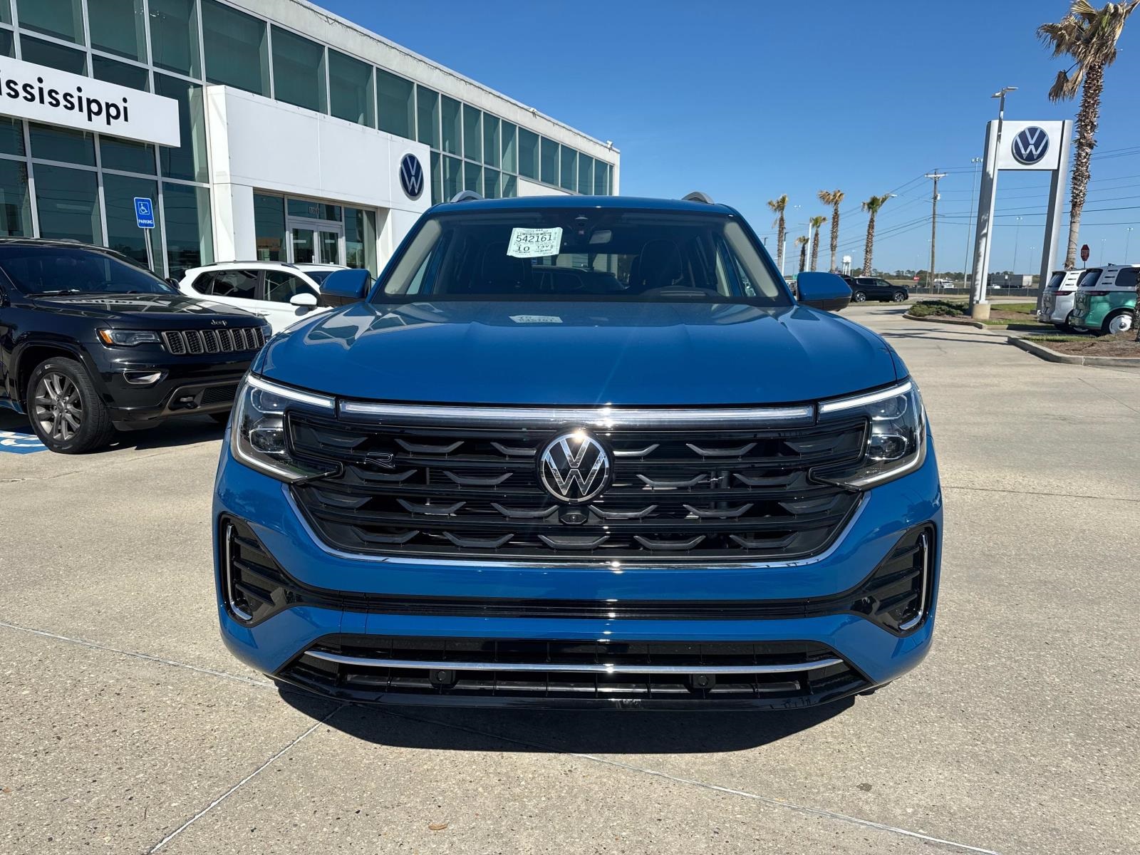 2025 Volkswagen Atlas SEL Premium R-Line photo 2