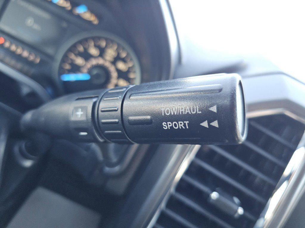 2015 Ford F-150 XLT photo 30