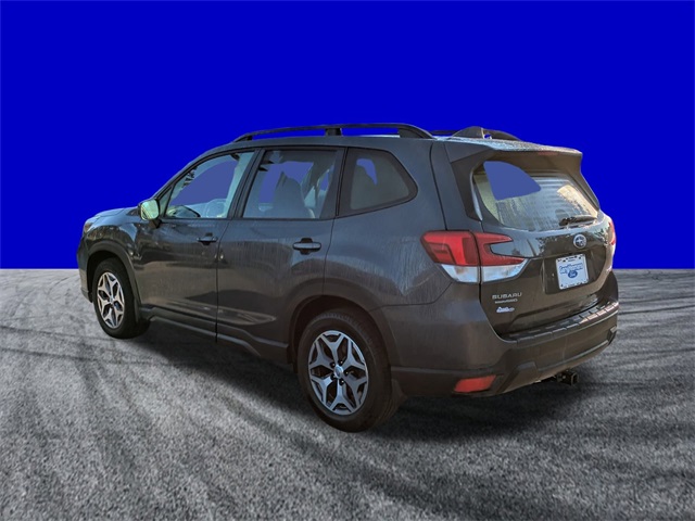 2021 Subaru Forester Premium photo 4