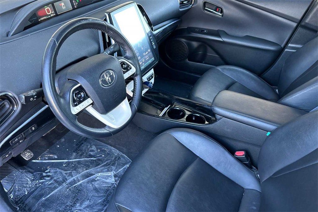 2017 Toyota Prius Prime Advanced photo 10