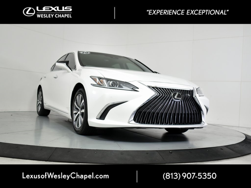 2020 Lexus ES Hybrid 300h's photo