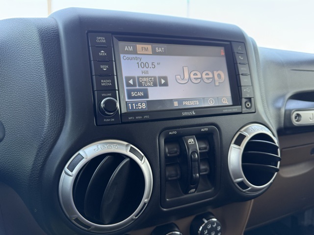 2012 Jeep Wrangler Unlimited Sahara photo 23