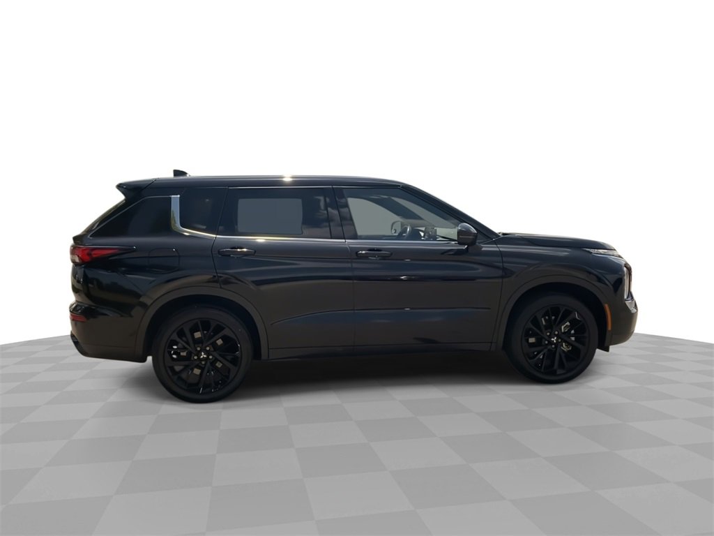 2023 Mitsubishi Outlander SE Black Edition photo 9