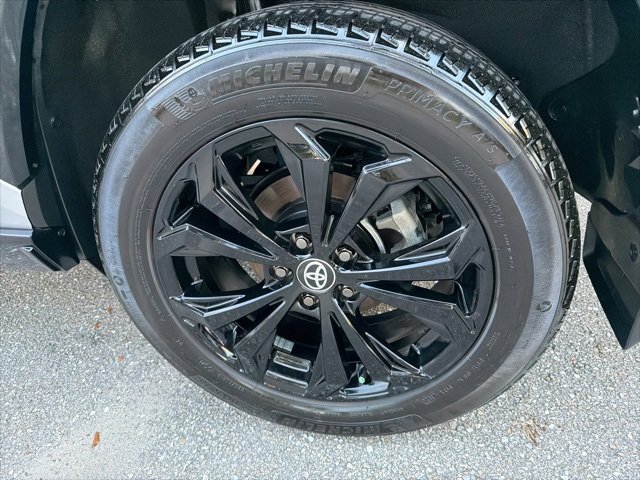2024 Toyota RAV4 SE photo 7