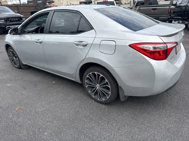 2015 Toyota Corolla L photo 4