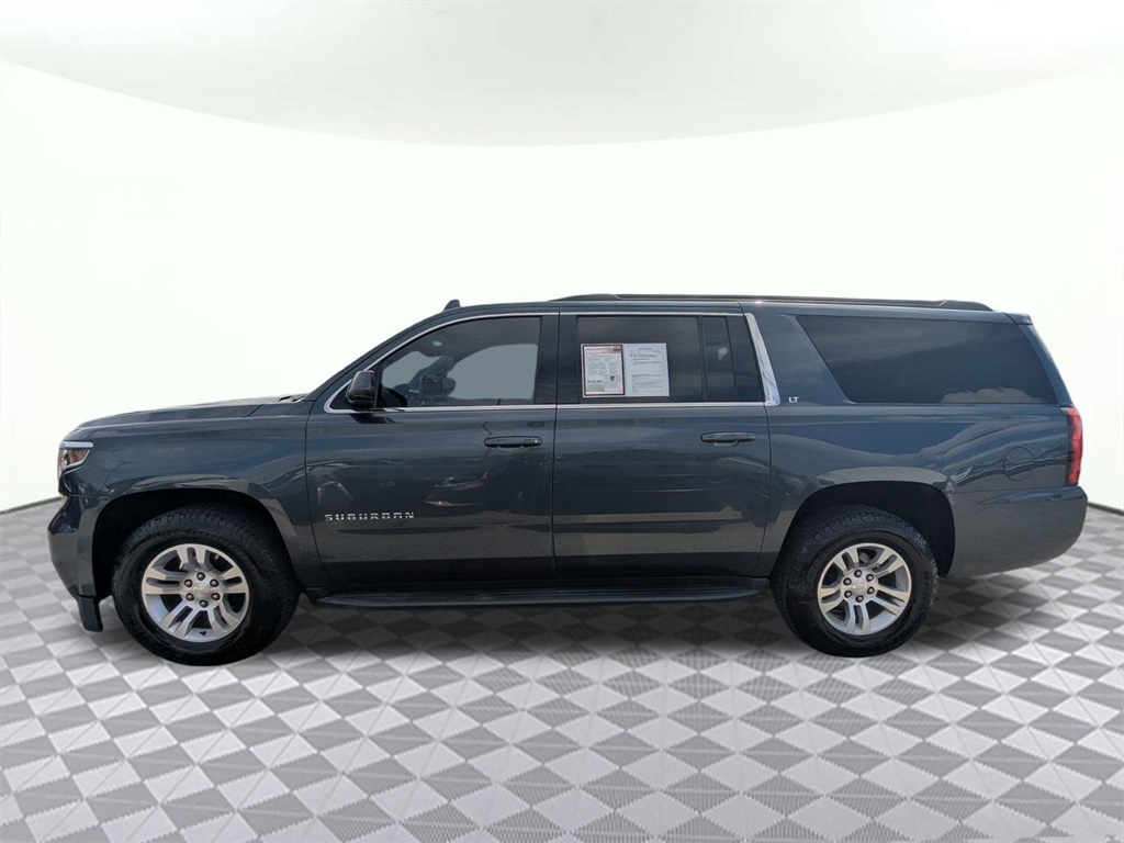 2020 Chevrolet Suburban LT photo 4