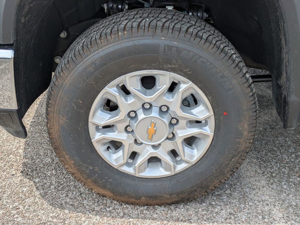 2025 Chevrolet Silverado 2500HD LT photo 9