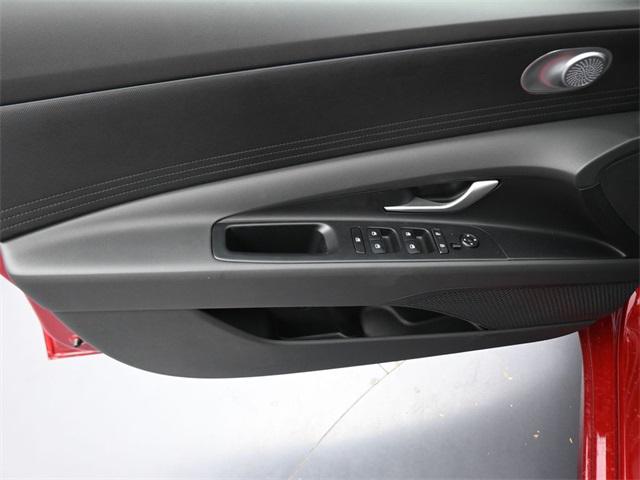 2025 Hyundai Elantra SE photo 10