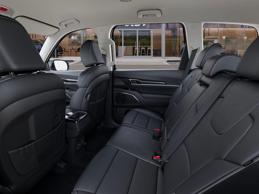 2025 Kia Telluride LX photo 16
